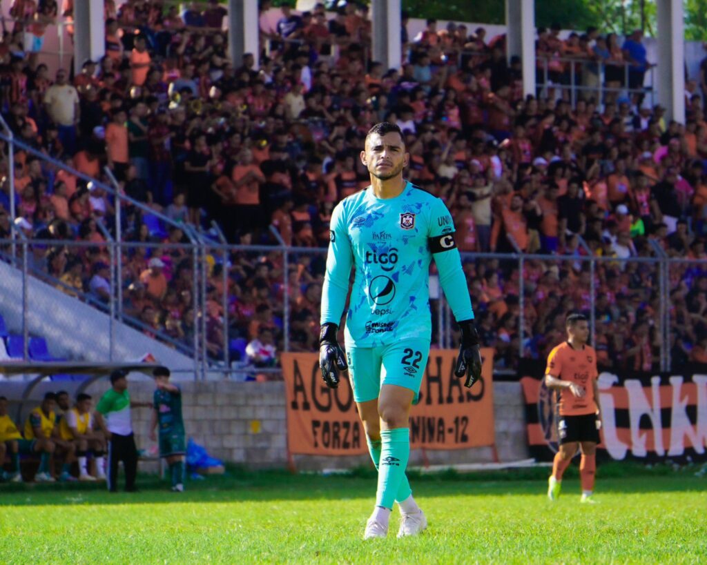 Benji Villalobos volvió y Águila ganó por 3 1 a Dragón en el derbi