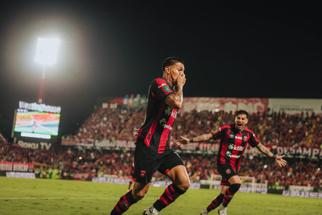 La Liga Deportiva Alajuelense es finalista en Costa Rica.